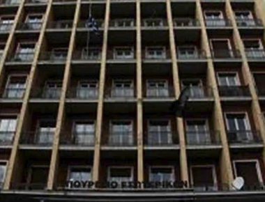 4,5 εκατ. ευρώ σε τρεις δήμους από το ΥΠΕΣ για την κάλυψη ληξιπρόθεσμων οφειλών